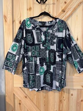 Links 2X Abstract Print Top Plus Size Black Green 3/4 Sleeve Blouse